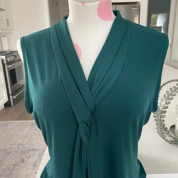 Mandy Evans Pull On Sleeveless V Neck Poly Blend Top Emerald Green Sz XL NWOT - Picture 12 of 12